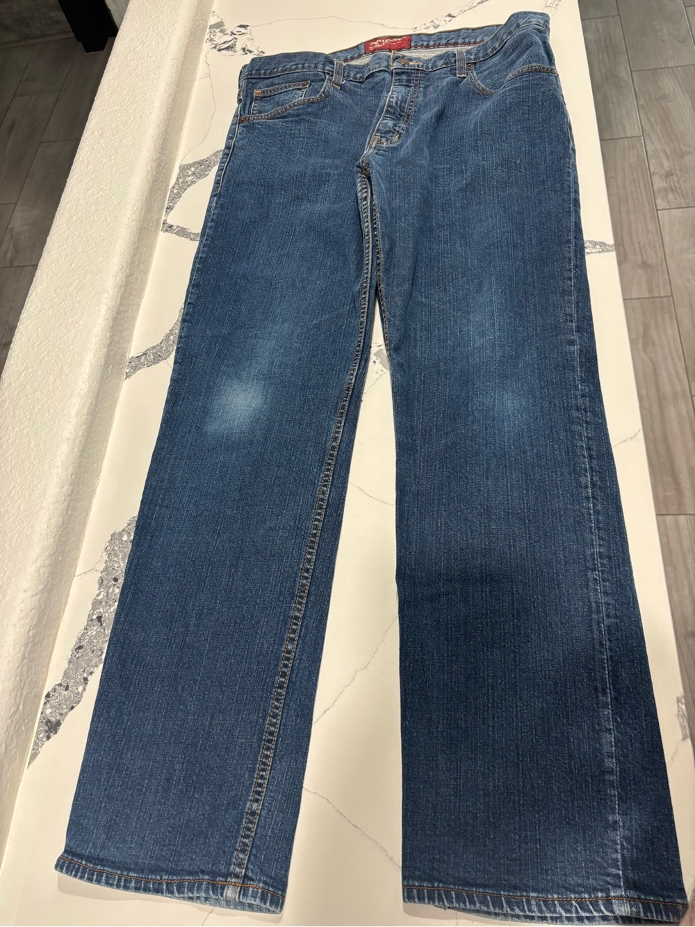 Arizona Jean Company Men's Bootcut Jeans in Blue Denim slim straight